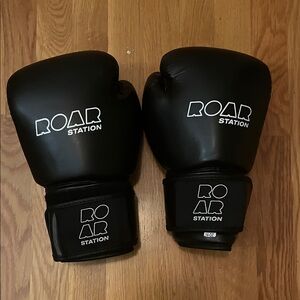 Black Boxing Gloves for Women
